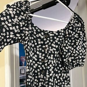 Black & white floral mini dress 🖤🤍
